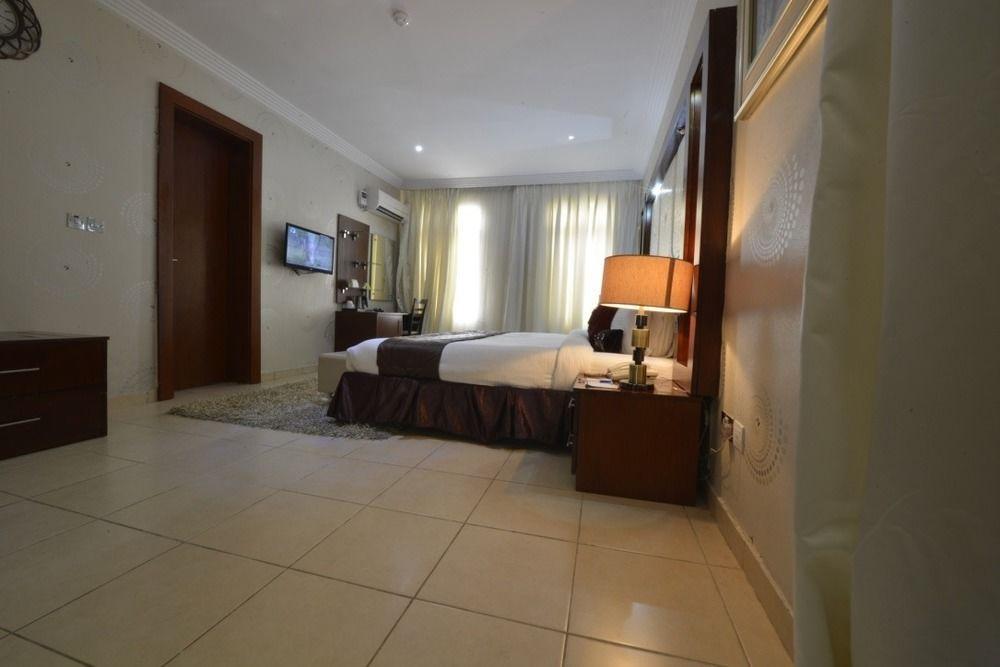 Palazzo Dumont Hotel Ikuata Экстерьер фото
